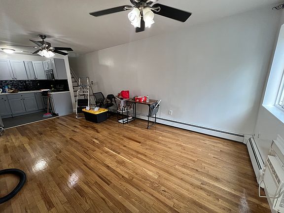 4th image of 449 Lexington Ave #1