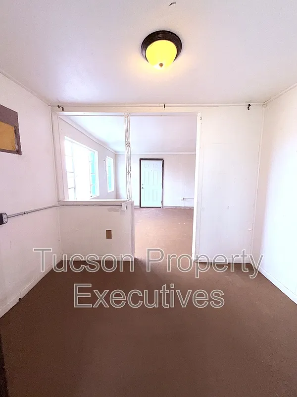 Studio, 1.0 bath, 600 sqft, $650 — Photo 2