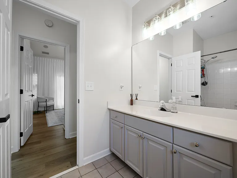935 Hawthorne Bridge Ct — Photo 27