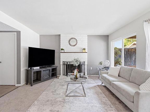4th image of 610 Flintridge Pl