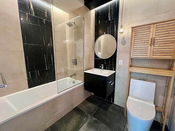 4th image of 680 E 21st St #4C