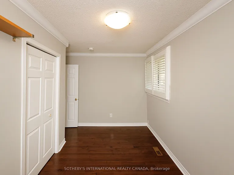 2694 Constable Rd #UPPER — Photo 24