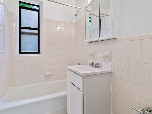 5th image of 500 W 235th St APT 2K