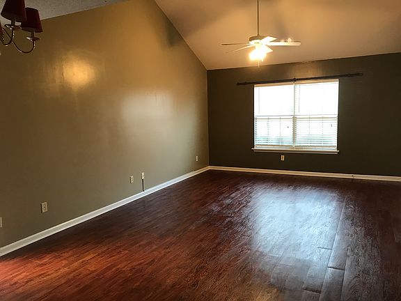 Family Room vaulted ceiling