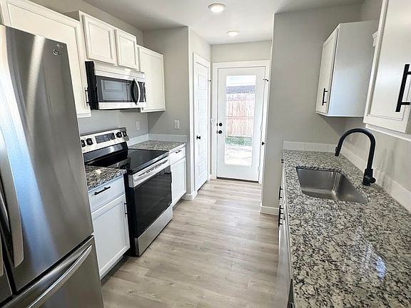 4th image of 493 Chitalpa Dr