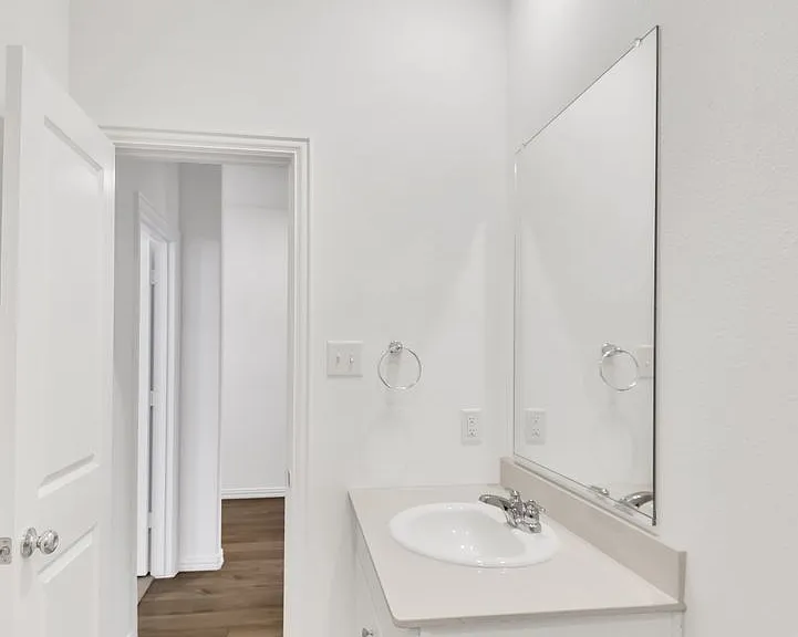 5126 Penrose Dr — Photo 12