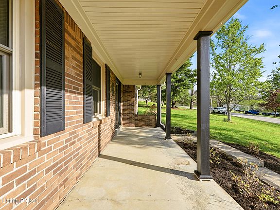 5th image of 2004 Fox Trail Dr