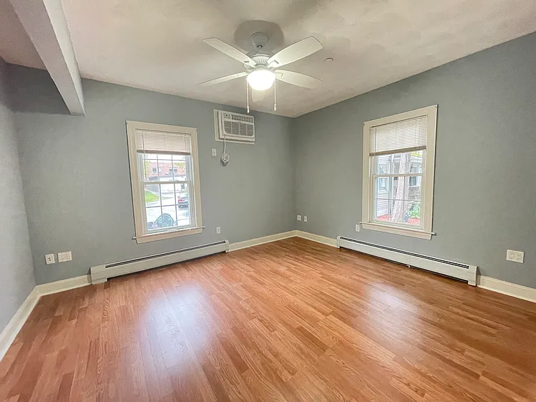79 Pleasant St #2 — Photo 4