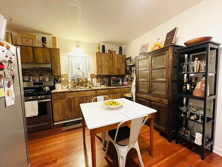 325 S Alarcon St — Photo 8