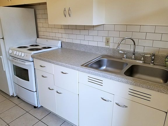 3rd image of 1331 W 6th Ave #B
