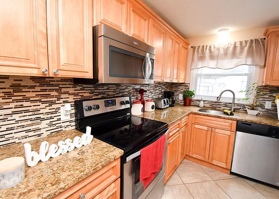 73 Talmadge Dr, Springfield, MA 01118 Zillow