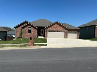 1087 E Daisy Falls Drive, Nixa, MO 65714
