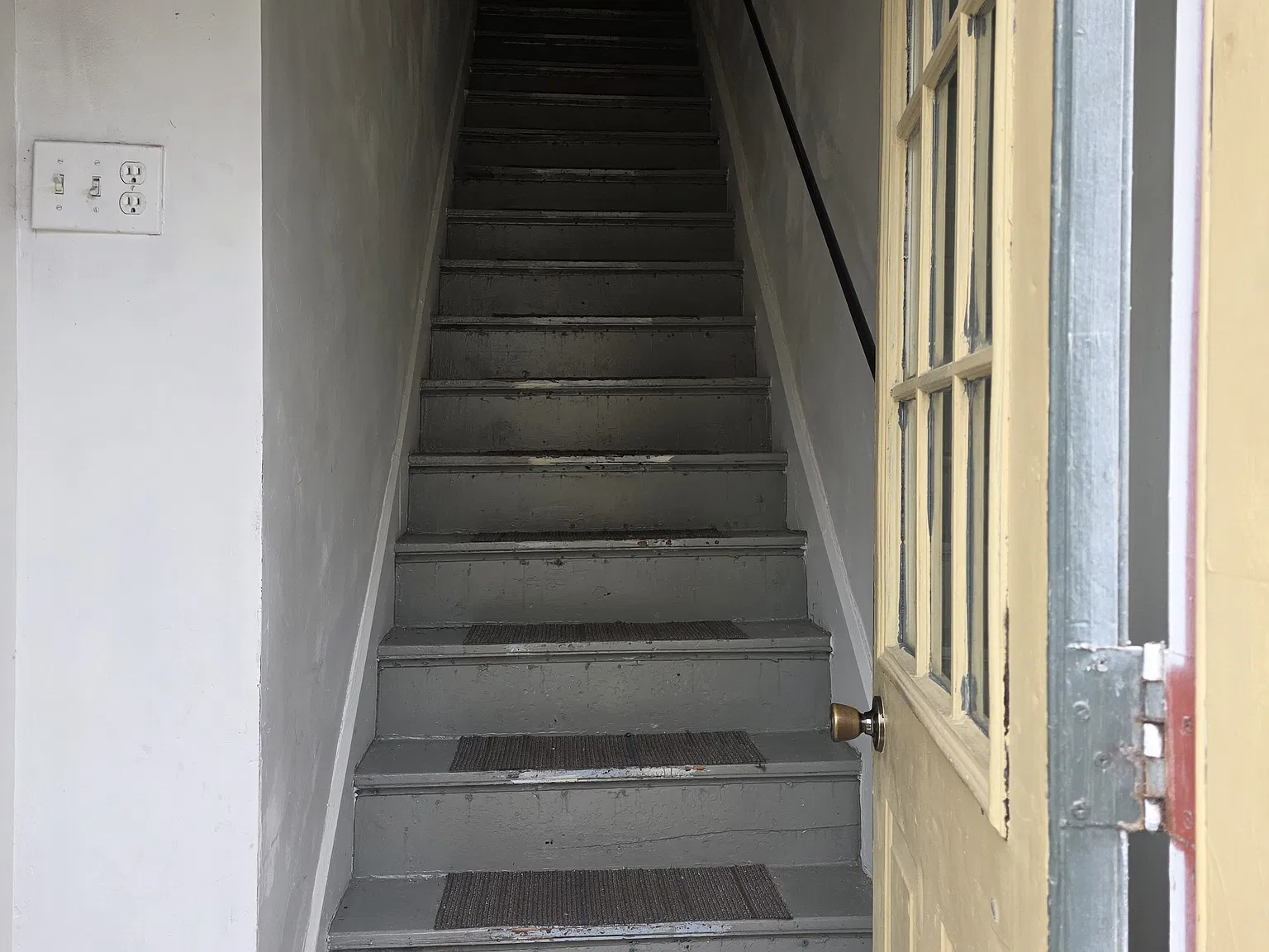 3 bed, 1000 sqft, $1,000 — Photo 2