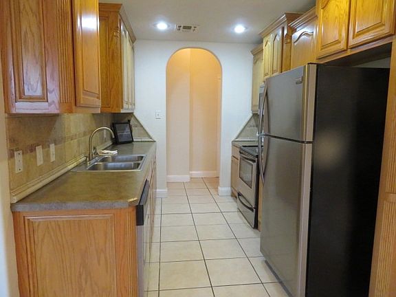 4th image of 1211 Hershel Dr