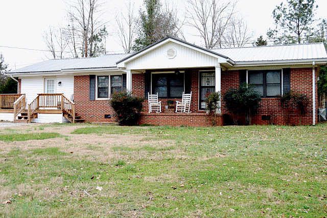 1st image of 668 N Edgewood Dr