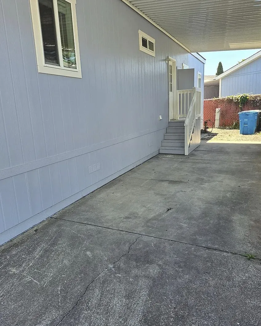 3 bed, 1127 sqft, $3,295 — Photo 3