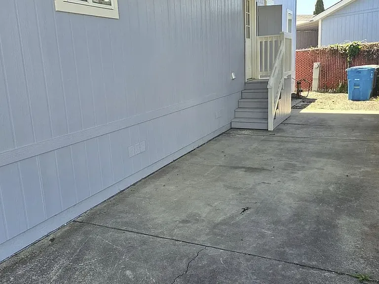246 Apple Ln — Photo 3