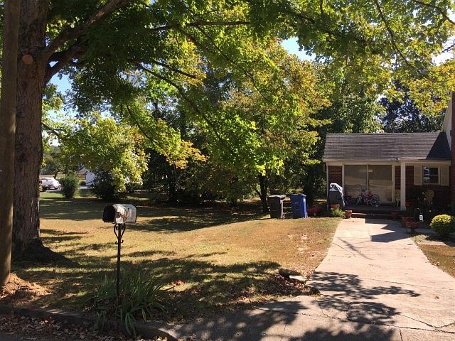 2nd image of 110 2nd Ave