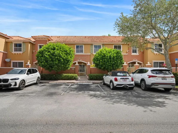 717 SW 107th Ave #2203, Hollywood, FL 33025