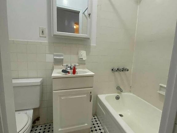 3rd image of 308 E 78th St #2B