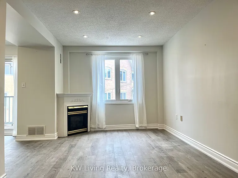75 Weldrick Rd E #834 — Photo 1