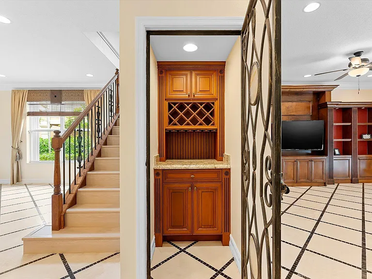 8882 Hidden Acres Dr — Photo 10