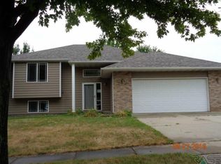 101 W Conifer St, Brandon, SD 57005