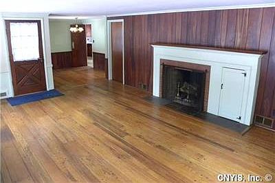 3rd image of 7 Ely Dr