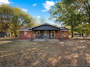 1024 W Ross Ave, Nowata, OK 74048