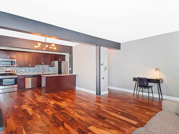 5th image of 5044 N Marine Dr APT B7