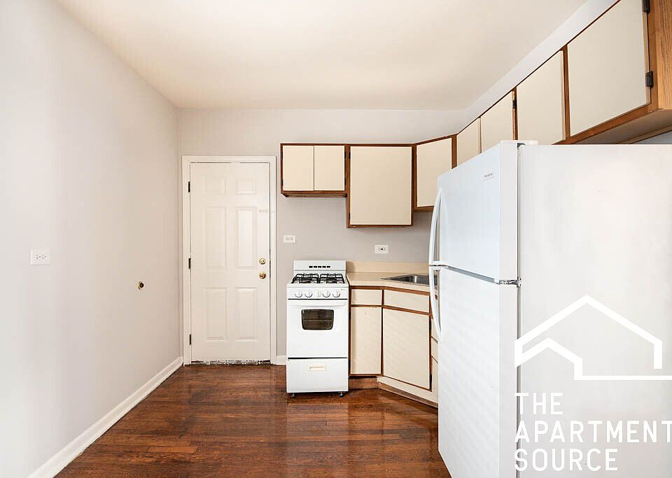1st image of 5736 N Winthrop Ave APT 313