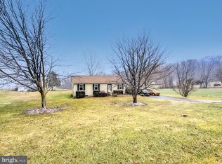 1392 Manor Rd, Windsor, PA 17366