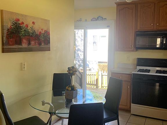 5th image of 228 Sacred Heart Ln
