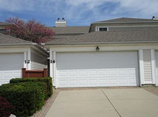 14 Yotzonot Dr, Bloomington, IL