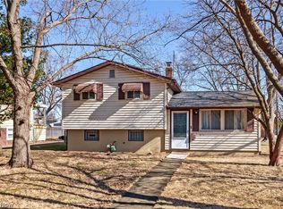 6111 Gilmere Dr, Brookpark, OH 44142