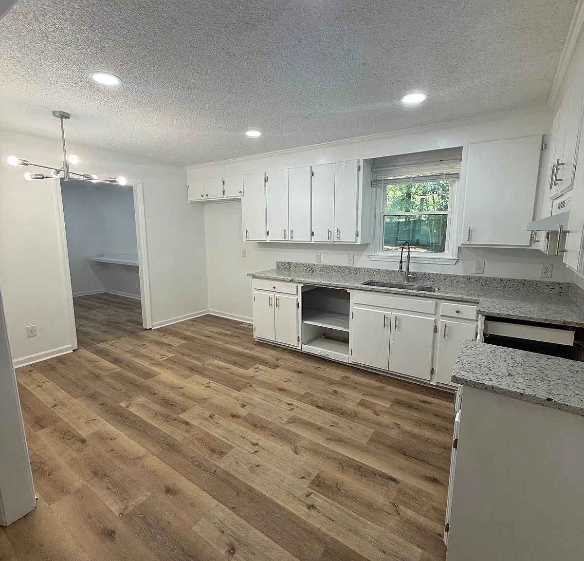 4 bed, 1260 sqft, $1,795 — Photo 3