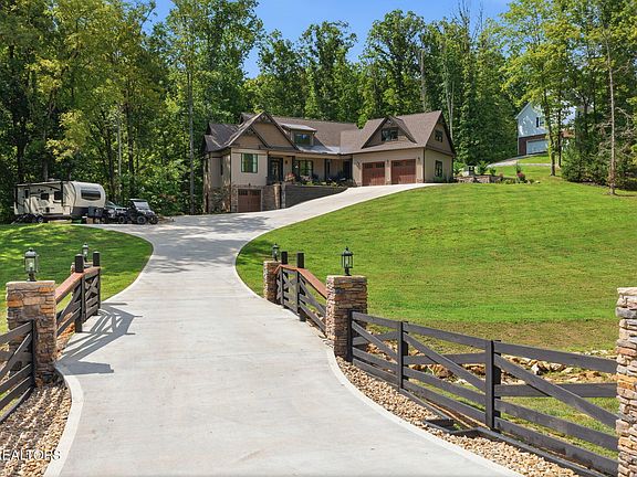 3rd image of 504 Pumpkin Hollow Rd