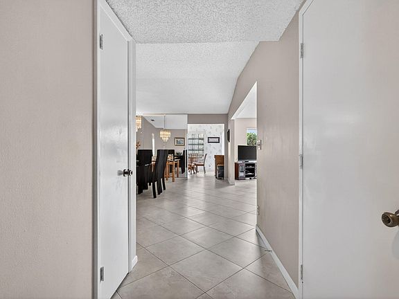 5th image of 5404 Viburnum Circle
