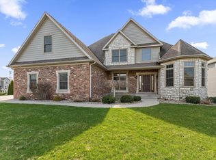 51095 Chatham Ridge Dr, South Bend, IN 46637