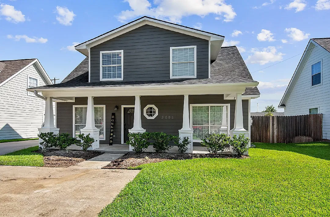 4 bed, 2.0 bath, 1625 sqft, $2,600 — Photo 1