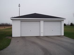 2145 S Michiels Rd, Green Bay, WI 54311