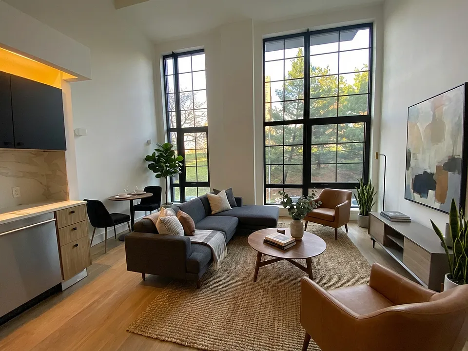 25 Bruckner Blvd #2V