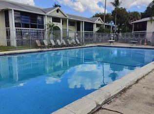 917 NE 199th St APT 201, North Miami Beach, FL 33179