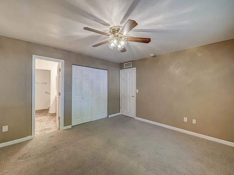 3301 W Loma Ln #1 — Photo 16