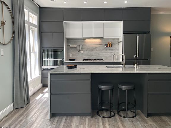 4th image of 1130 Parkridge Ln #102