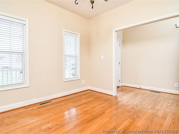 3rd image of 118 N Dakota Ct
