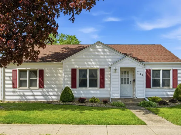212 Clara Ave, Manchester, IA 52057