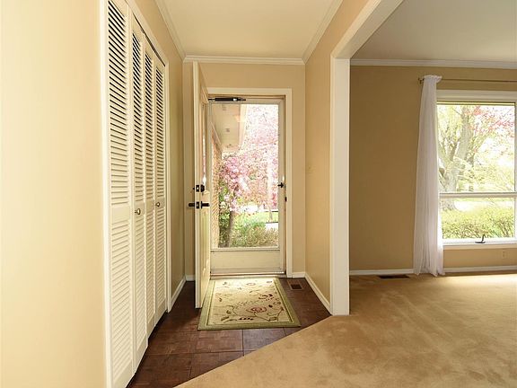 4th image of 2904 W Twickingham Dr