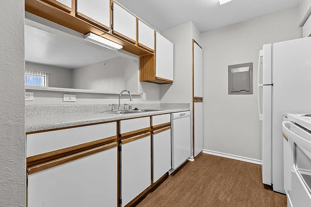 Valley Ridge Apartment Homes — Photo 4