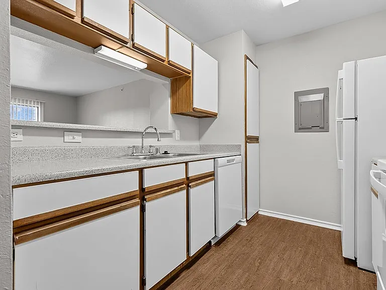 Valley Ridge Apartment Homes — Photo 4
